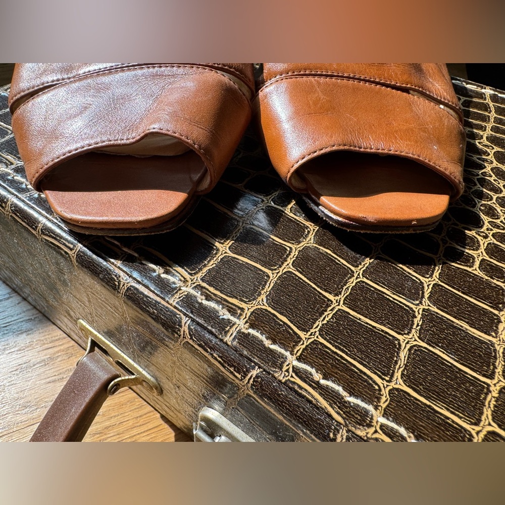 Enzo Angiolini chestnut Leather Sandals with back strap. - Picture 9 of 16